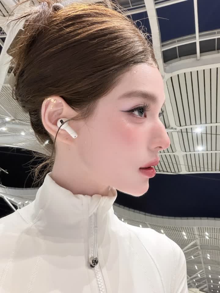 骂我之前提升一下你自己的美商吧蠢货。#韩妆 #妆面记录 #今天长这样 #Hime蓝汪汪